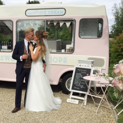 Cambridge ice cream van wedding
