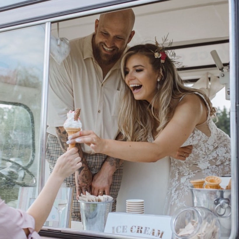 Cambridge ice cream van wedding